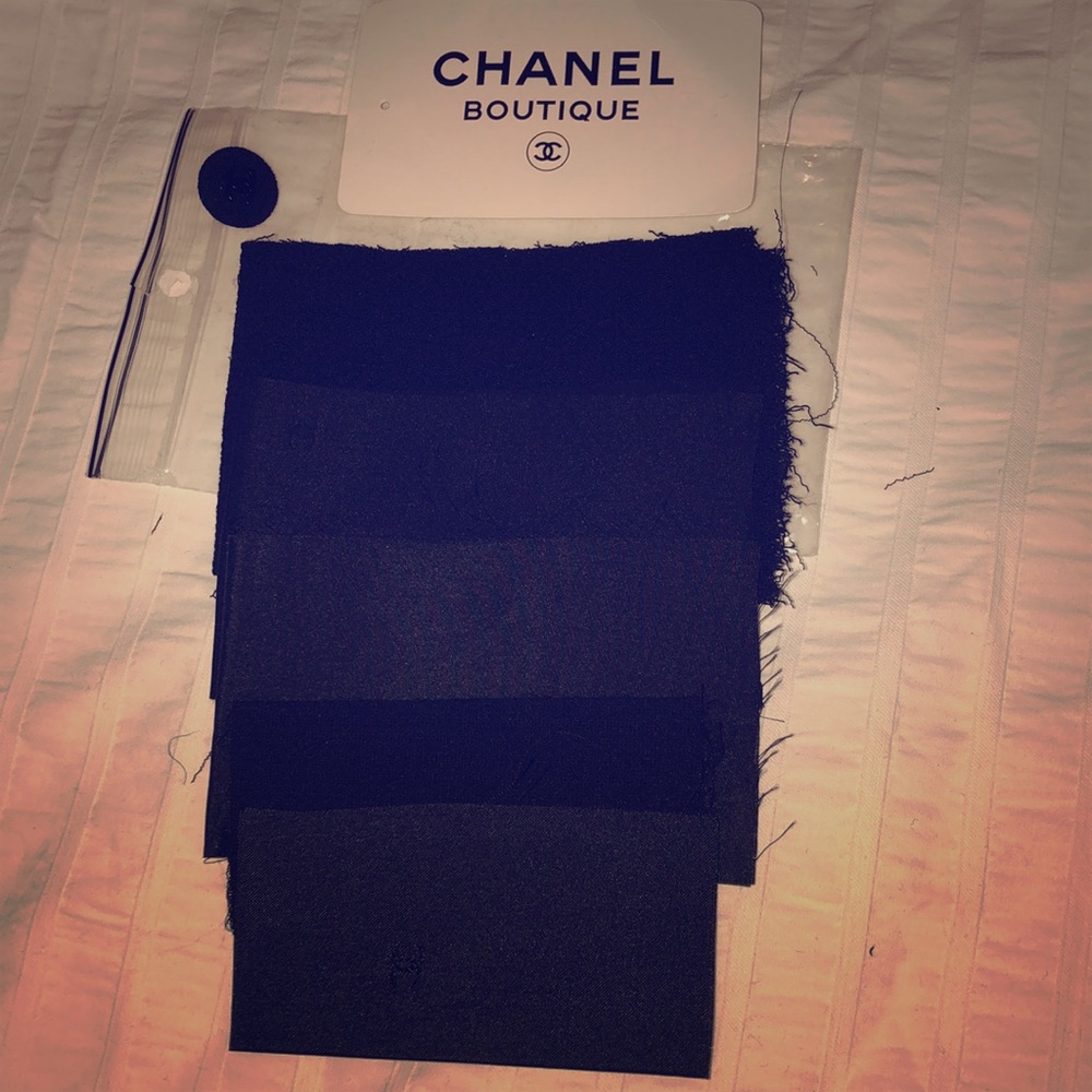 5 different clothing fabrics black / 1 button